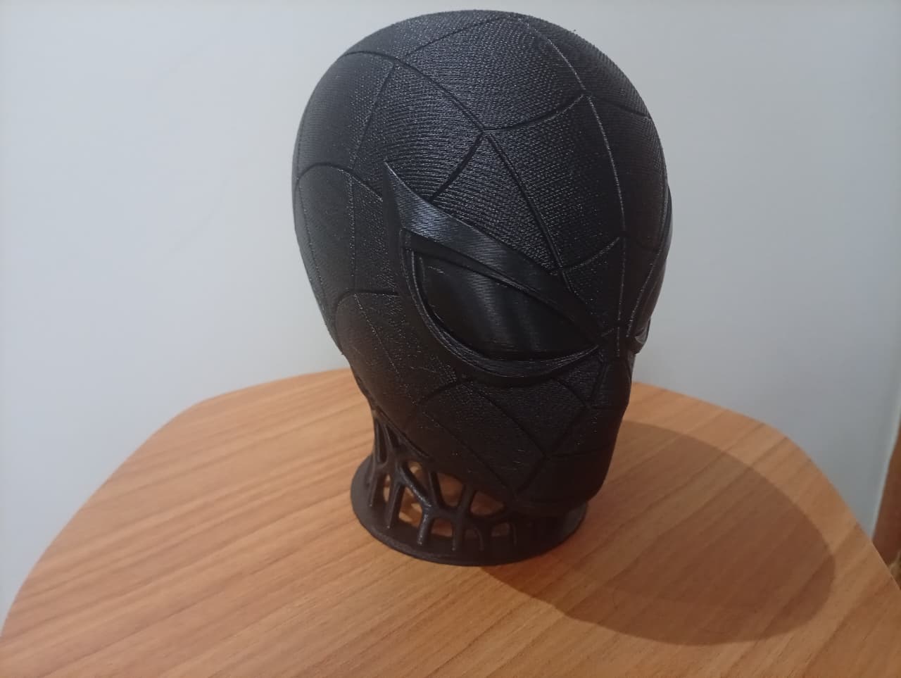Suporte Headset Homem Aranha - vista em perspectiva