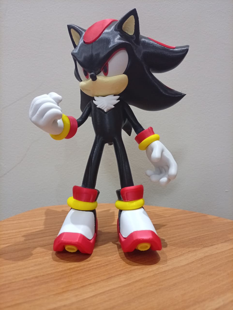 Shadow The Hedgehog - Vista frontal